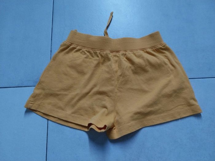 Lot de deux shorts fille 8ans - photo numéro 6