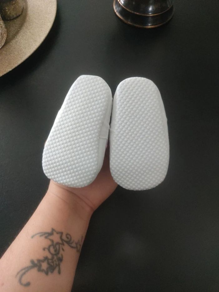 Magnifique paire de chaussures fille - photo numéro 2