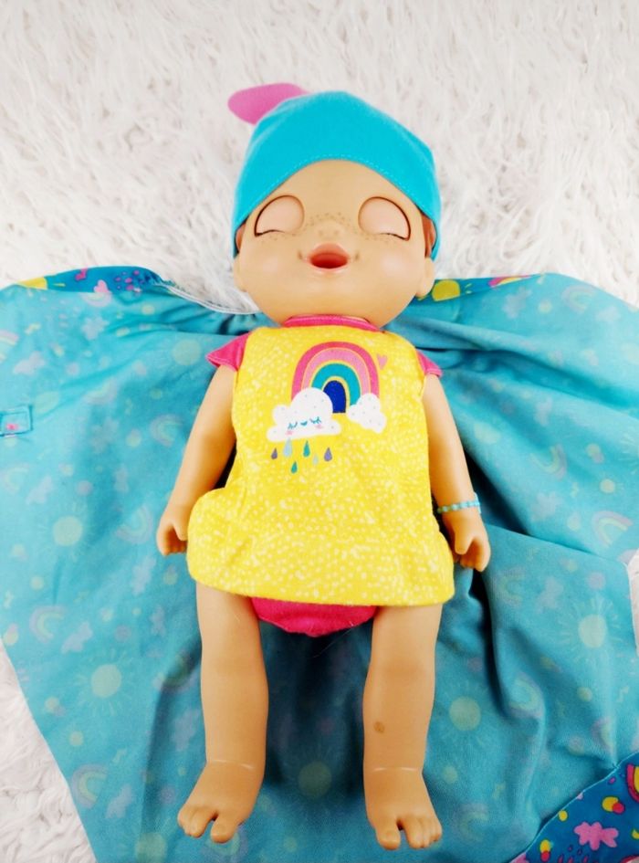 Baby Alive langue française marque Hasbro ( introuvable en dessous de 263 euros en français) 🎅 - photo numéro 3