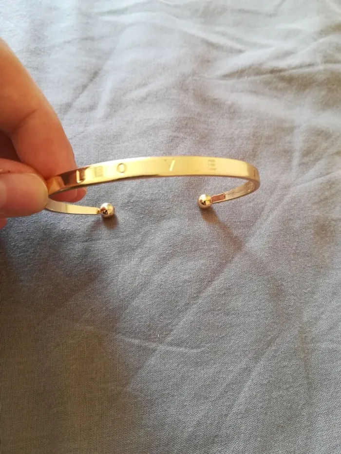 Lot de 2 magnifiques bracelets jonc en métal doré, shein, neuf avec étiquette - photo numéro 2