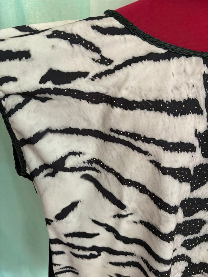 Magnifique blouse manches courtes imprimé animal avec strass - photo numéro 3