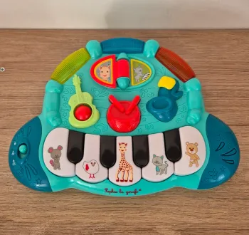 Piano folies Sophie la girafe
