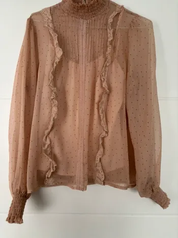 Chemise transparente avec débardeur
