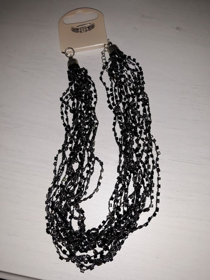 Magnifique collier neuf