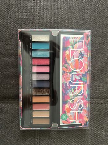 Palette de maquillage Neuve flourish Bys 🌸