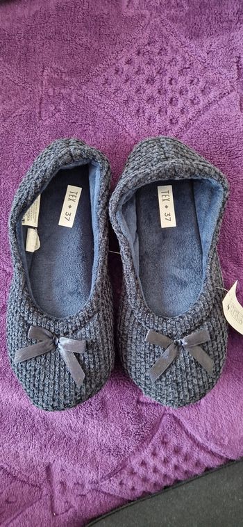 Chaussons femme pointure 37 Neuf