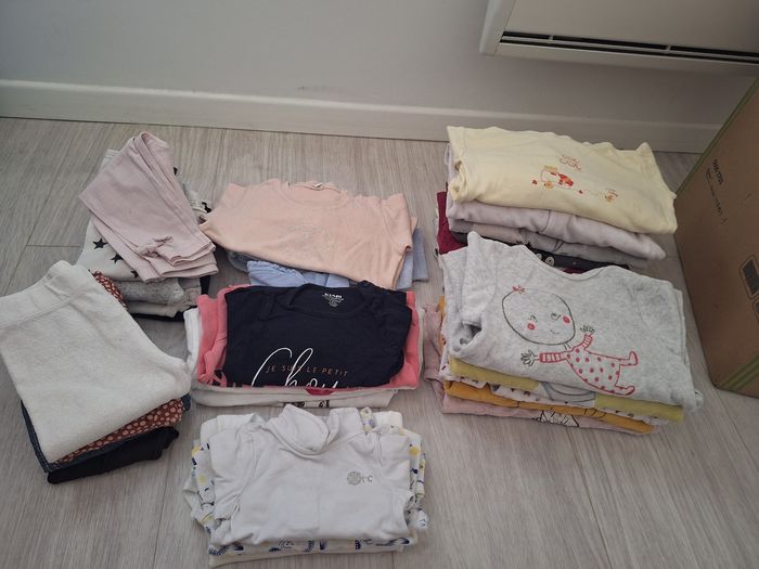 Lot 12 mois fille