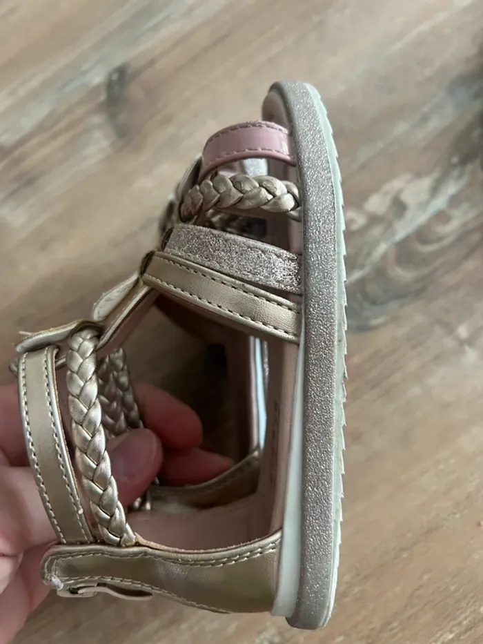 Nus pied fille taille 25 - photo numéro 3