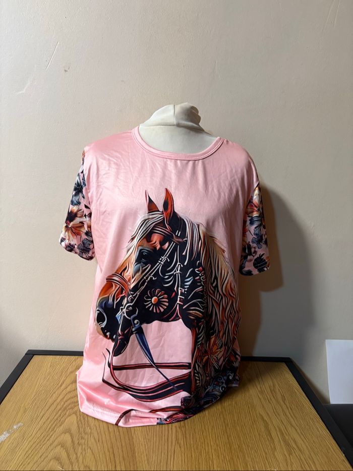 T-shirt fille taille 150 - photo numéro 1