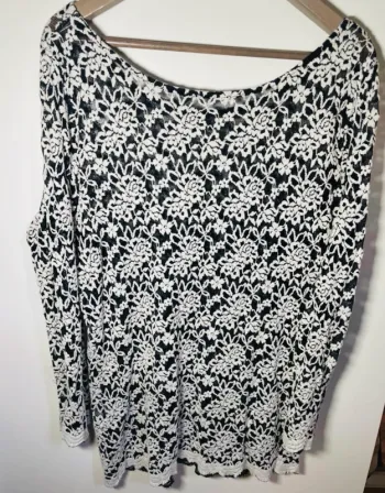 Blouse en dentelle taille 48 / sym