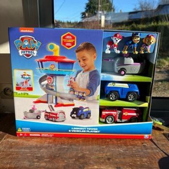 Tour d'observation de la Patrouille Patrouille avec 3 véhicules et 3 figurines