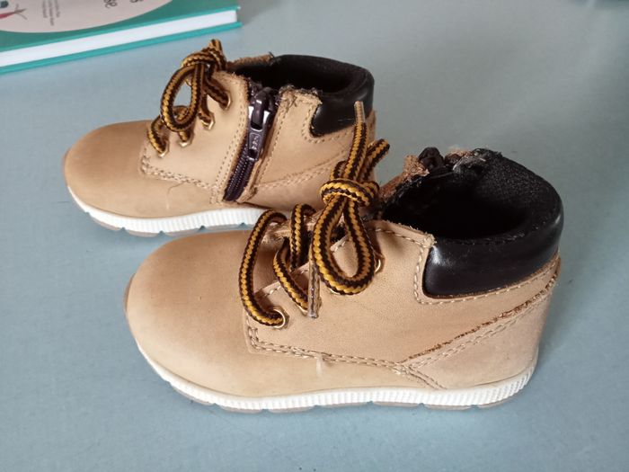 Chaussures  neuves - photo numéro 2