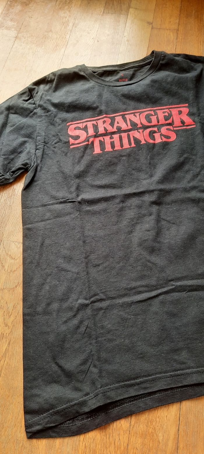 T-shirt Stranger things taille S - photo numéro 3
