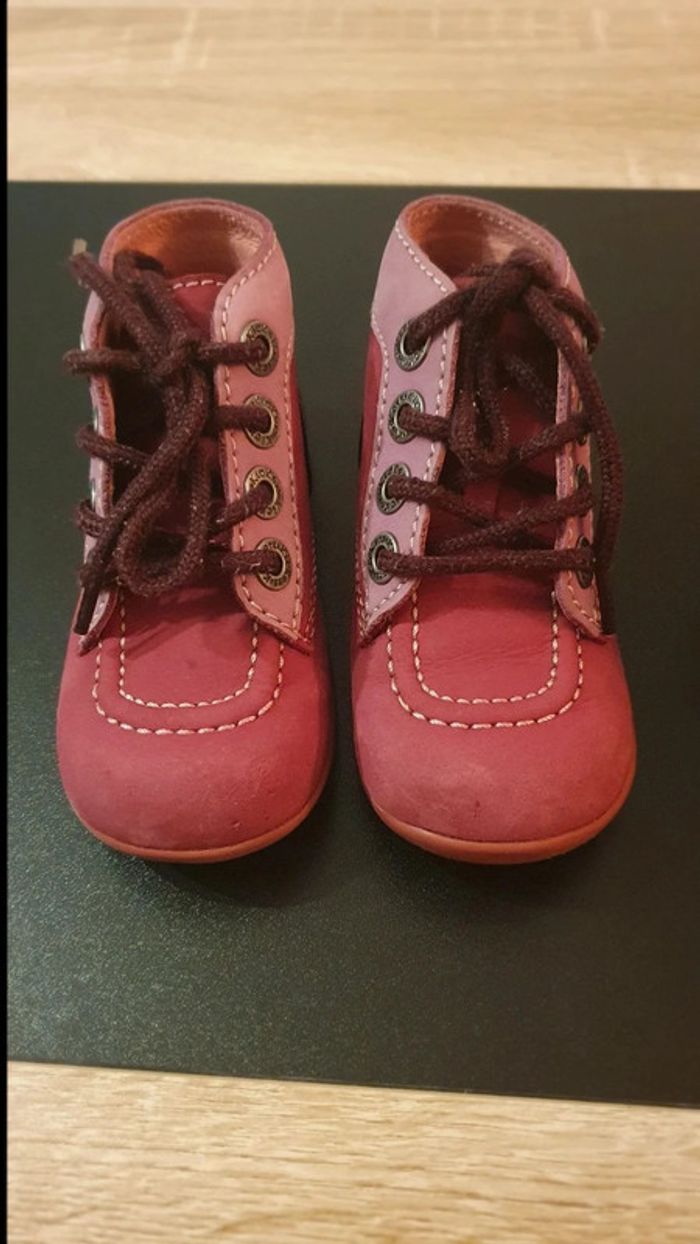 Lot de 2 paires de chaussures pointure 22 - photo numéro 2