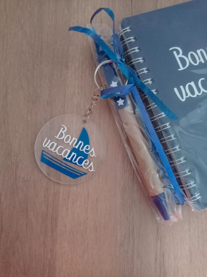 Ensemble Bonnes vacances bleu carnet/stylo/porte-clé - photo numéro 3