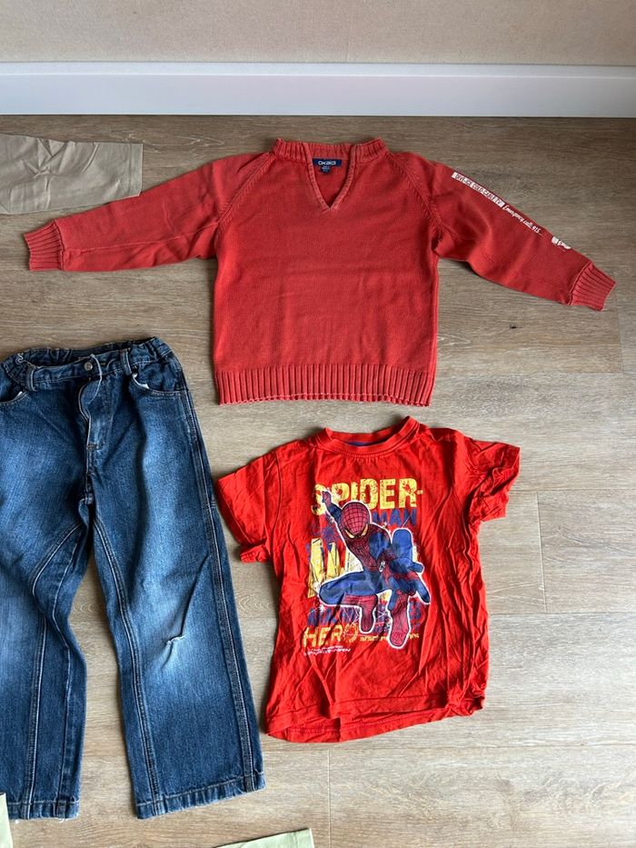 Lot vêtements garçon 6 ans – T-shirts, pulls, jeans, pantalons mixte - photo numéro 4