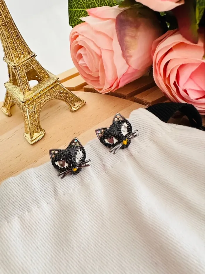 😺 Boucles d’oreilles Betsey Johnson – Chats noirs strassés - photo numéro 3