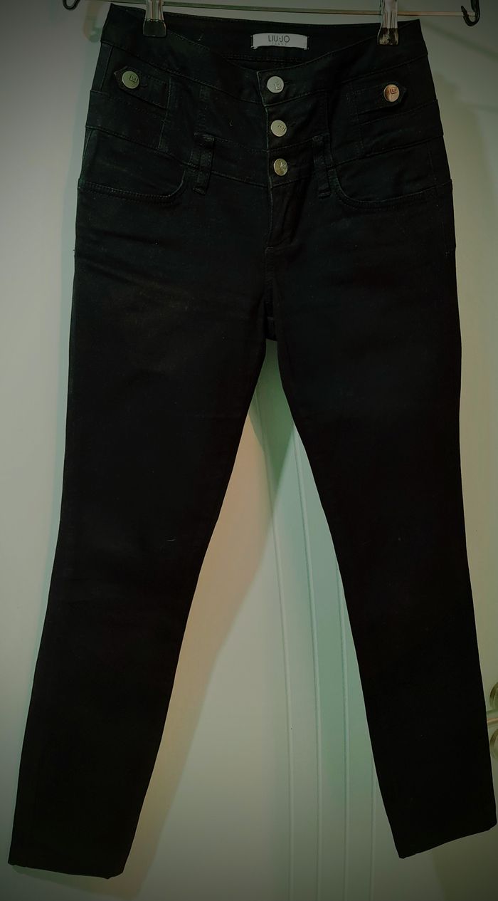 T. 36 (S) - Jean noir LIU JO taille haute – Excellent état