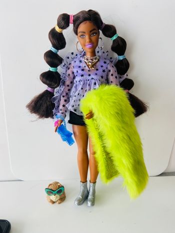 Poupée Barbie extra 