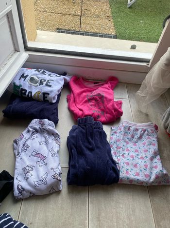 Lot de pyjama, taille huit ans