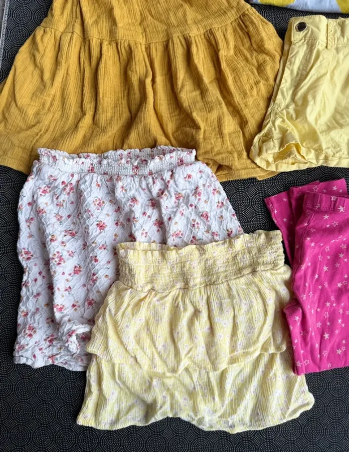 Lot de vêtements été fille 5 ans - photo numéro 2