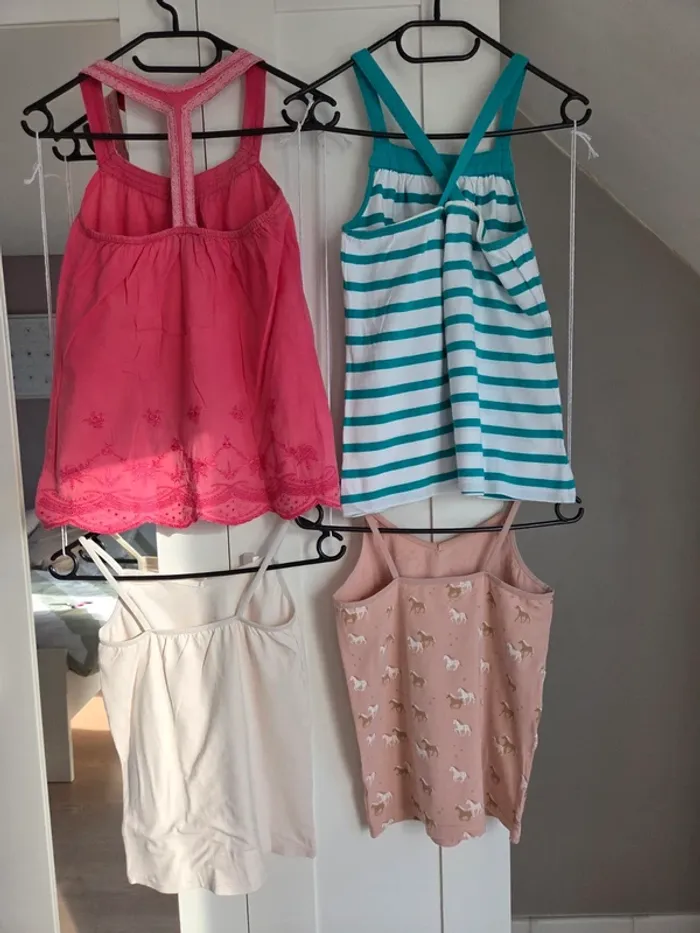 Lot 4 t-shirts débardeurs fille taille 12 ans Kiabi - photo numéro 2