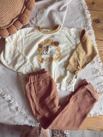 Ensemble pantalon et sweat-shirt lion 4/5 ans