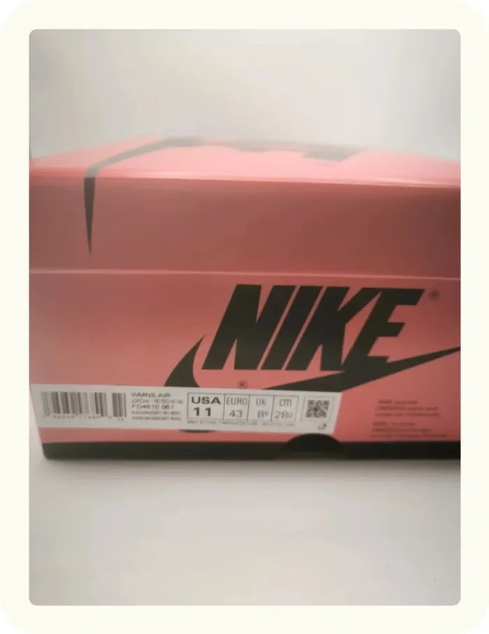 Baskets montantes Nike Jordan 1 retro hi og Taille 43 Neuves - photo numéro 11