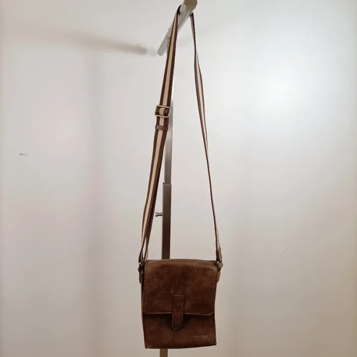 Sac bandoulière marron Lancaster Paris effet cuir vintage zippé compact unisexe A1259 - photo numéro 2