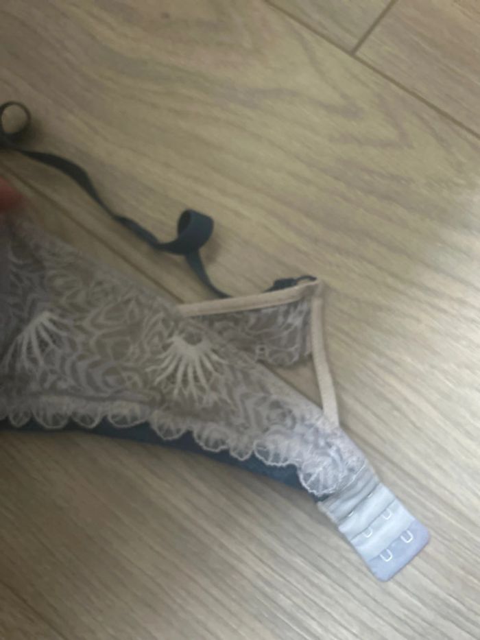 Soutien gorge - photo numéro 3