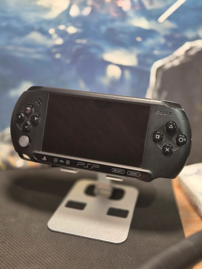 PSP Street - Noire - 128Go Modifiée - photo numéro 2