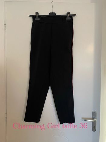 Pantalon court 7/8 noir bande rouge et blanc côté taille haute élastique Charming Girl taille 36