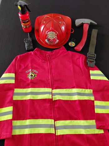 Déguisement pompier et ces accessoires 7ans