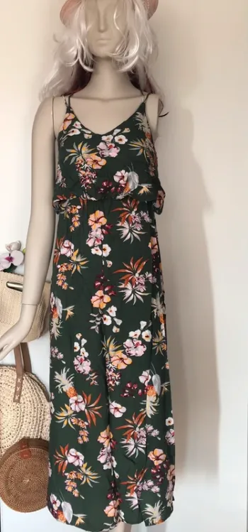 Robe longue verte fleurie dos croisé