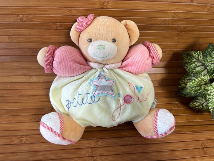 Doudou ours boule jaune rose petite jolie kaloo