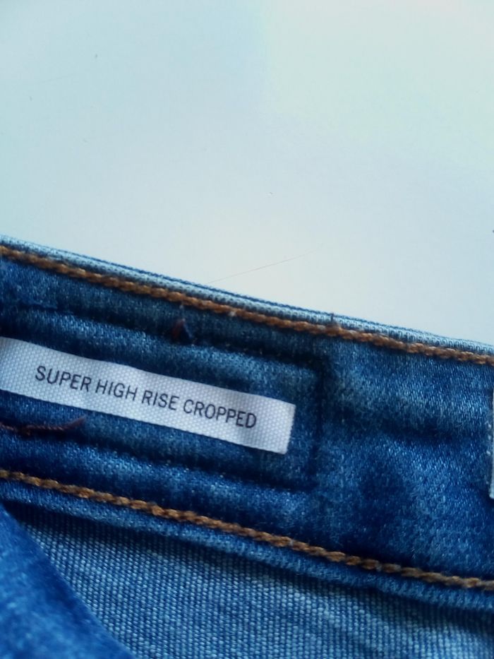 Jean Bershka neuf taille 34 - photo numéro 3