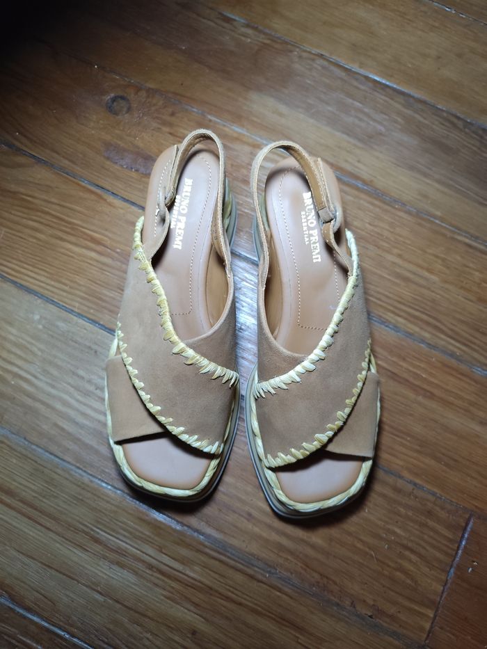Sandales neuves en cuir Bruno Premi - photo numéro 2