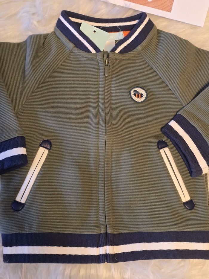 NEUF(non portée)🏷🥰😍sublime /sweat zippé 12 MOIS garçon 😍😍💙💙💙 - photo numéro 5