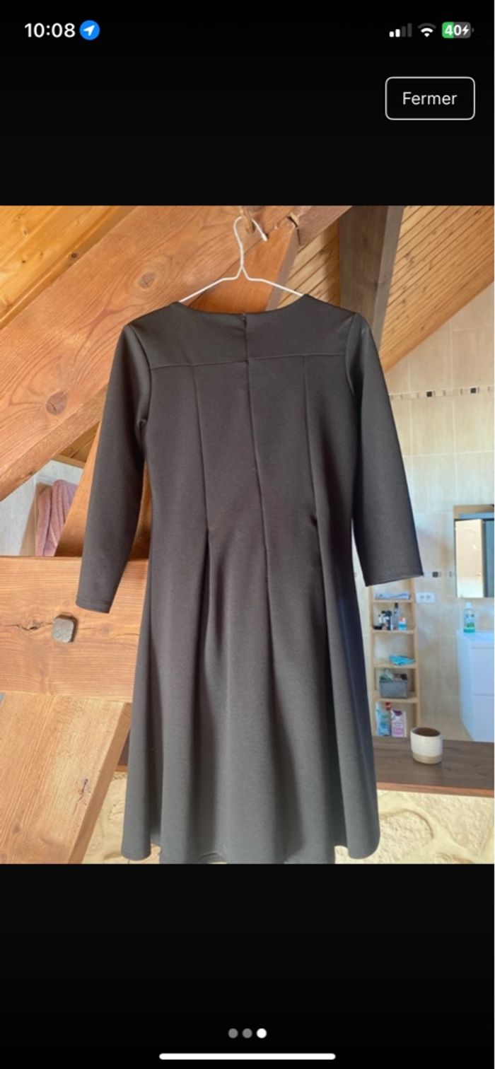 Robe noire mi longue - photo numéro 1