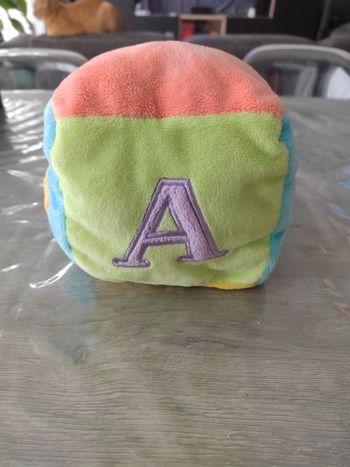 Cube peluche hochet