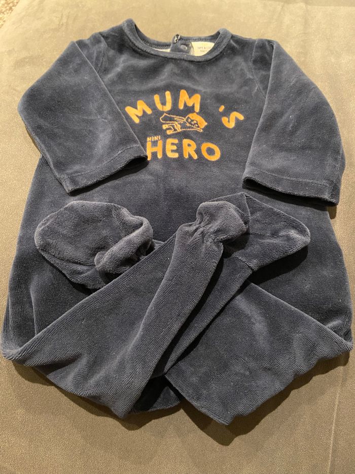 Pyjama tape à l’œil