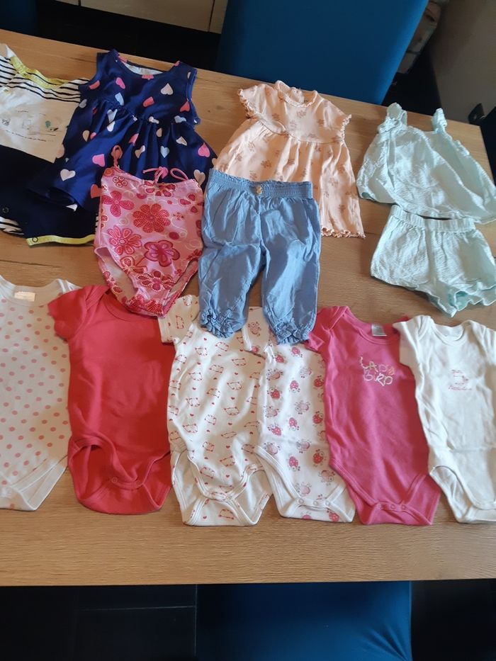 Lot vêtements été fille 9 mois - photo numéro 3