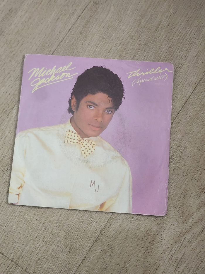 Vinyle - 45T – Michael Jackson – “Thriller (Special Edit)” / “Things I Do For You (Live)”