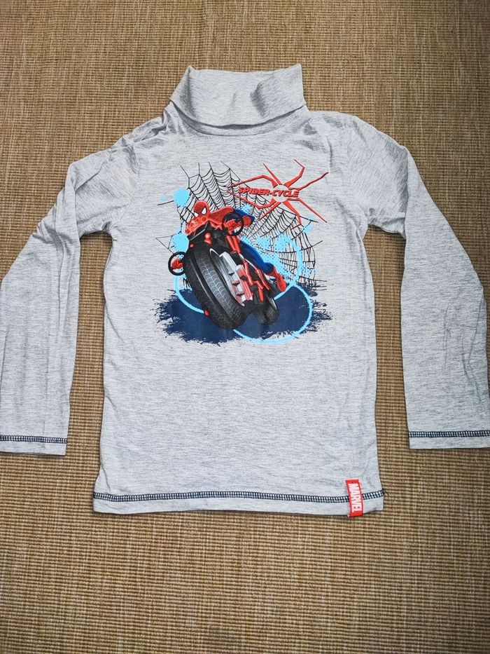Tee shirt col roulé 8 ans spiderman