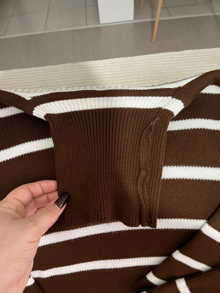 Pull col roulé marron bande blanche - photo numéro 4
