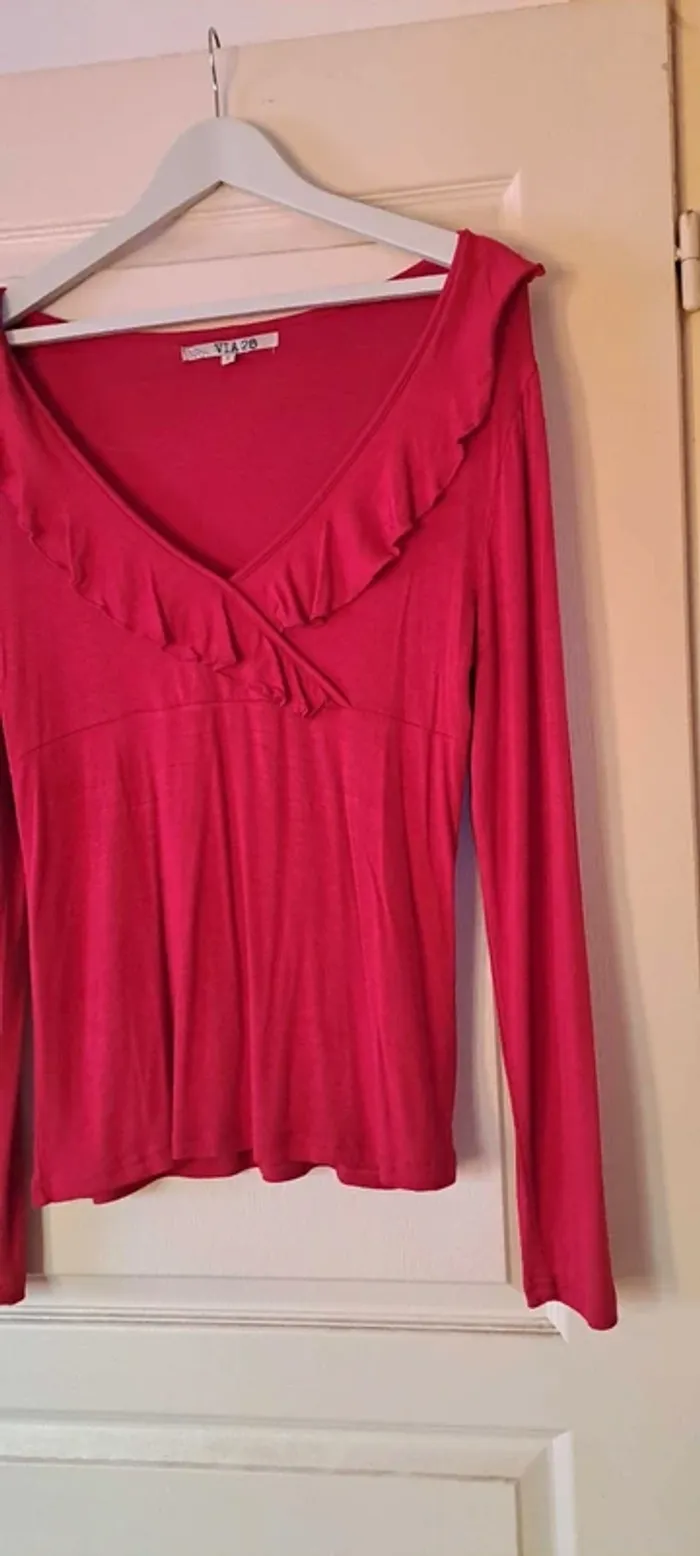 T Shirt manches longues rouge grand décolleté - Marque Via 28 - Taille 42 - État neuf. - photo numéro 4