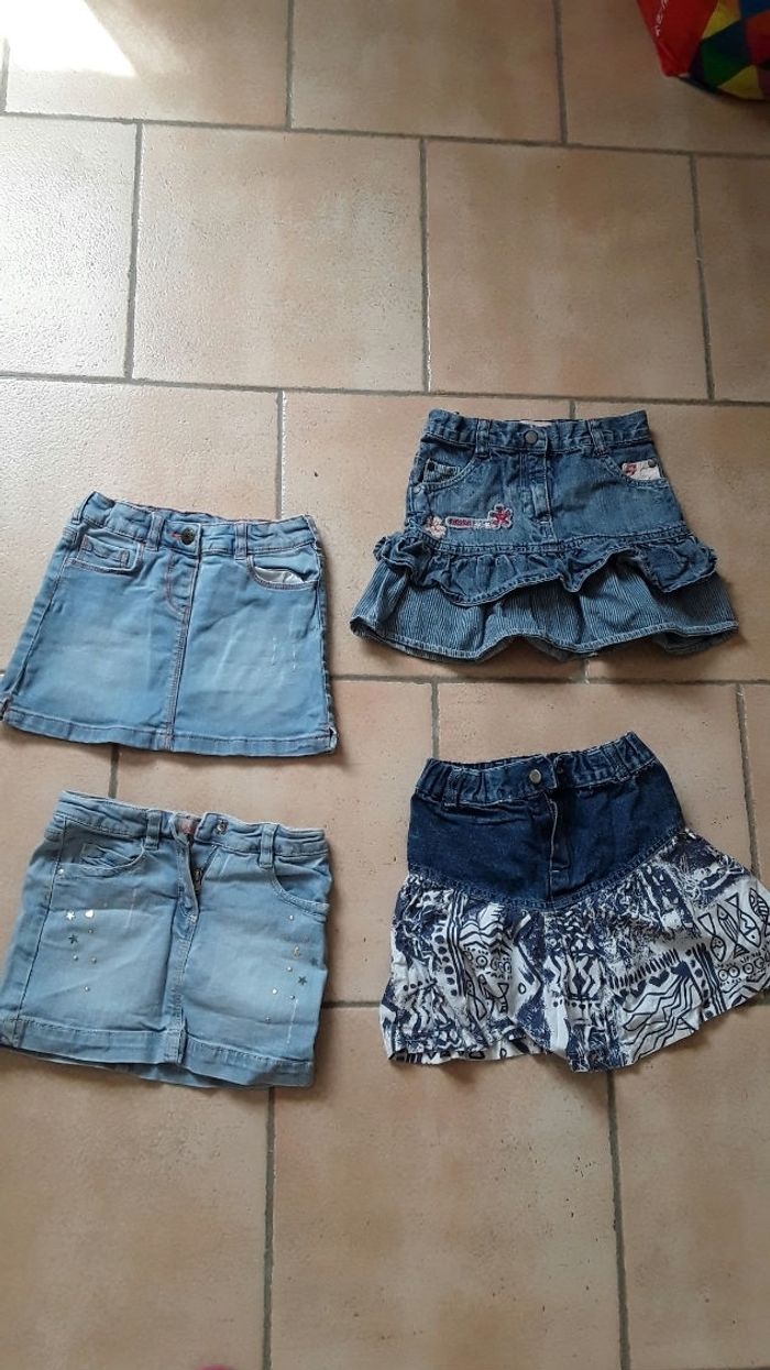 Lot fille 4/5ans - photo numéro 2