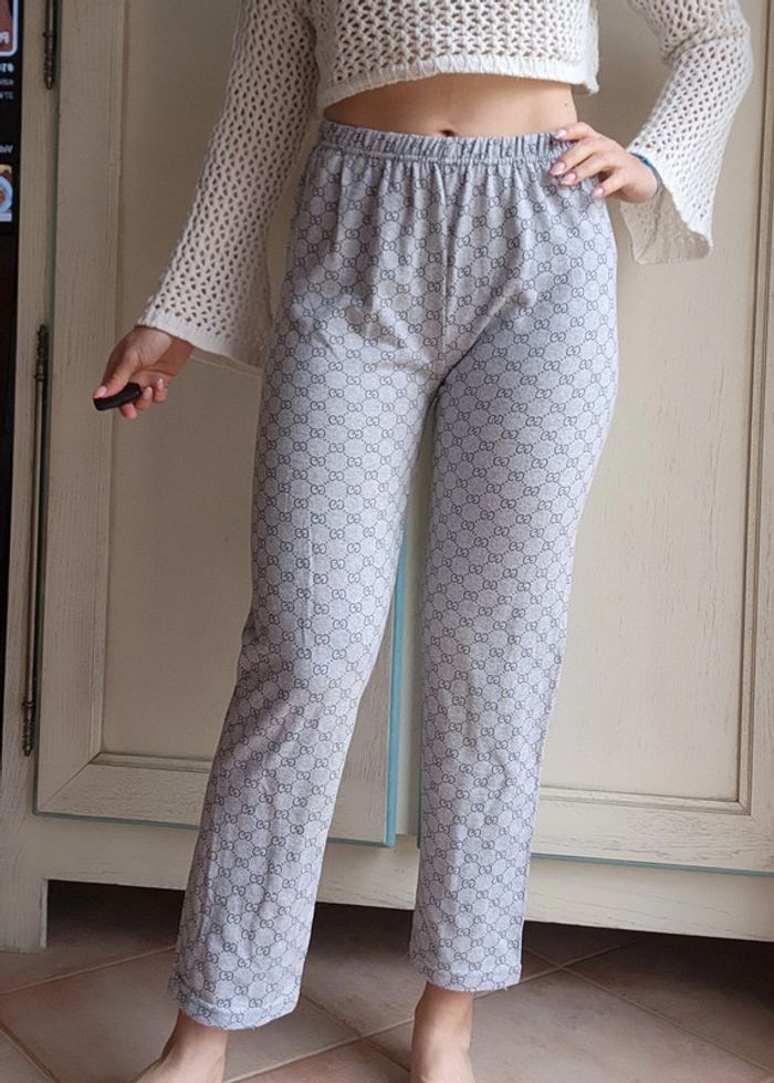 Bas de pyjama gris a motifs