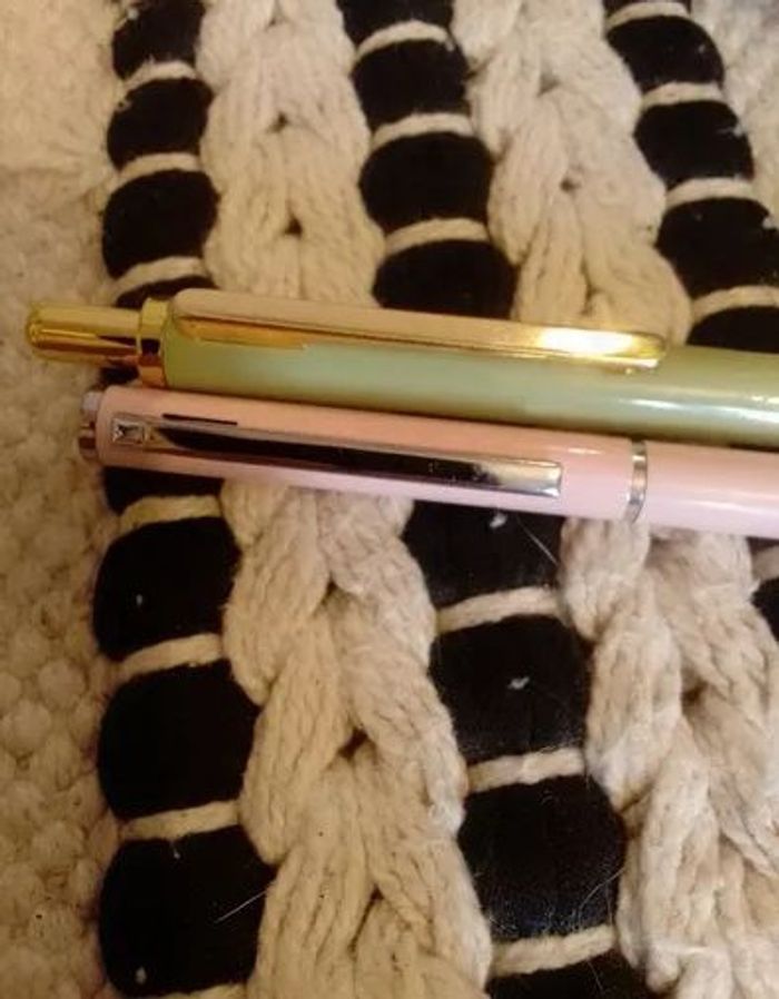 2 Stylos bille - photo numéro 3
