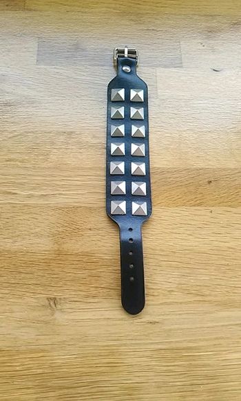 Bracelet en cuir et métal neuf